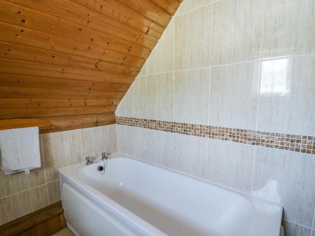 Apartamento The Loft Llangunllo Exterior foto